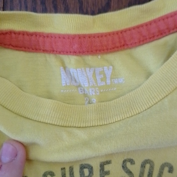 Kids t-shirt size 2-3 yellow surf. For summer or spring - Picture 2 of 3